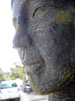 Mask statueVT.jpg.jpg